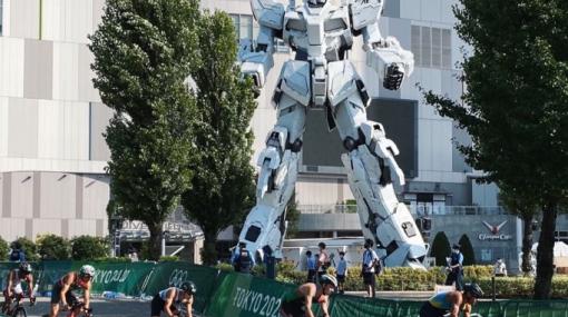 【海外の反応】　パンドラの憂鬱 海外「日本以外じゃあり得ないw」 東京五輪のレース中に映り込んだ巨大ロボットに世界が騒然