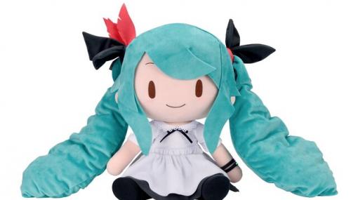 『初音ミク Project DIVA F2nd』のシュープリーム衣装を着たミクがふわふわのぬいぐるみに！