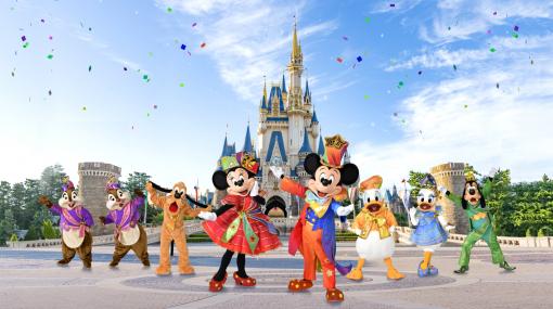 「東京ディズニーリゾート40周年“ドリームゴーラウンド”」のミッキーマウスたちの新コスチュームが公開色とりどりの祝祭感溢れるデザイン