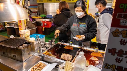 eスポーツ大国・韓国の強さの秘訣は食にあり！？選手コラボのコンビニ飯からロッテリア、夜市までボリューミーで美味いグルメレポート