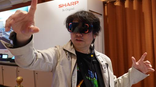 シャープが公開した軽量型VR HMDを試す。独自開発のパンケーキレンズは，競合よりも約1.6倍明るい自信作だ