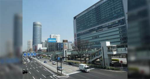 不動産屋に見せられた街並みと内見で見た町のギャップがこちらになります「ポケットモンスター新横浜駅栄えてる方／栄えていない方」