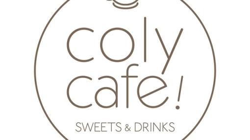 coly、自社運営の飲食店「coly cafe!」を4月19日にオープン　今後さまざまな作品とのコラボ開催を予定