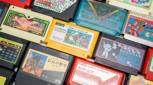 ファミコンのカートリッジに見る，草創期ならではの活気と混沌。ゲームソフトのメディアの形が，パブリッシャごとに違う時代があった