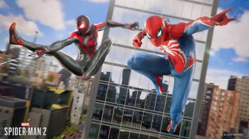 PS5『Marvel's Spider-Man 2（マーベル スパイダーマン2）』ではプレイヤーが2人のどちらかを操作している間、街中で活躍中のピーター／マイルズに会えるらしい