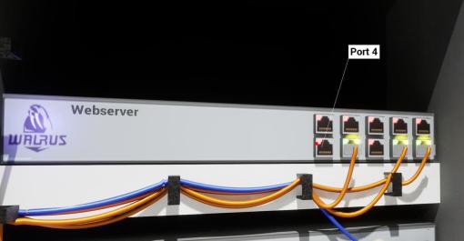 配線整理シミュレーター『Network Engineer Simulator』が発表。ネットワークエンジニアとなってサーバーラックと見つめ合い、適切なポートにケーブルを繋いでいこう