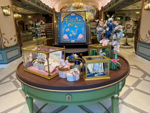 【撮り下ろし】東京ディズニーシー「ファンタジースプリングス・ギフト」の店内写真が公開