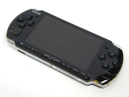 【噂】ソニー、PS4のソフトができる新型PSPを開発？！
