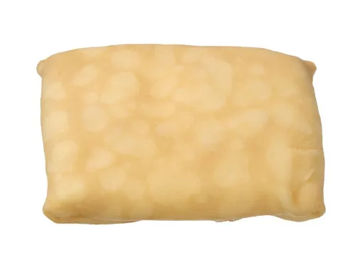 [New product of the week: Seven-Eleven] Crepes with rare cheese cream and plenty of whipped cream are now available. The crushed texture of the lemon peel is fun (5/28~)