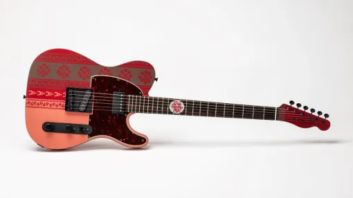 An electric guitar with the motif of "Monster Hunter" Lioreus will be released on March 21st. Engraved with feather patterns, patterns representing flames, monster icons, etc. Guitar picks and pick cases are also available at the same time