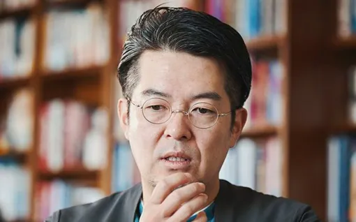 「やっと俺の中二病が終わるんじゃないか…」軍事研究家・小泉悠が『シン・エヴァンゲリオン劇場版』の視聴を決意した瞬間 | 文春オンライン