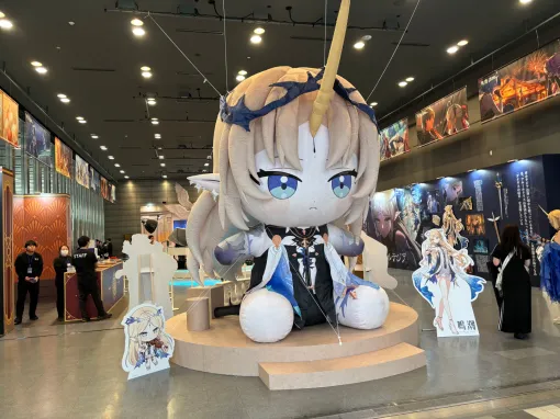 「鳴潮」1周年記念イベントフォトレポート！ おっきなフルールドリスのバルーンがお出迎え平日＆雨にも関わらず大盛況！