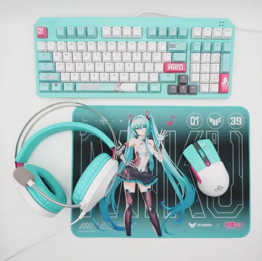 隅から隅までミク尽くしに！ ASUS「TUF Gaming」×「初音ミク」コラボゲーミングデバイス撮りおろし