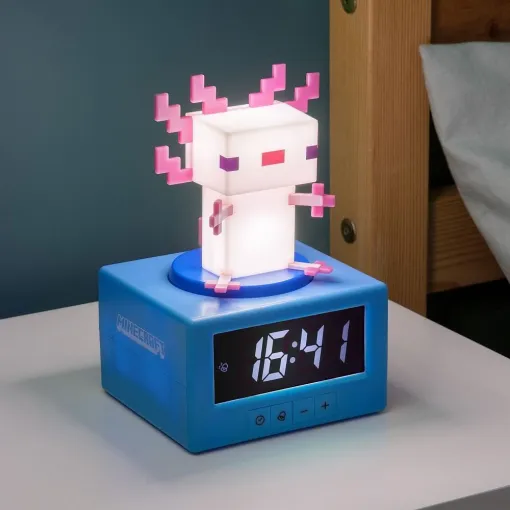 From "Minecraft", the Wooper Looper Alarm Clock Light and the Wolf Piggy Bank appeared. It would be fun just to leave it in the room