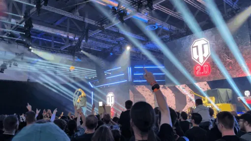 グッズを箱ごとぶんなげ配布!?ストロングスタイルにもほどがある対戦戦車ゲーム『World of Tanks』のリアル配布イベントに参加してきた。15周年を期に発表された新作『World of Tanks: HEAT』の先行プレイレポートもお届け グッズを箱ごとぶんなげ配布!?ストロングスタイルにもほどがある対戦戦車ゲーム『World of Tanks』のリアル配布イベントに参加してきた。15周年を期に発表された新作『World of Tanks: HEAT』の先行プレイレポートもお届け