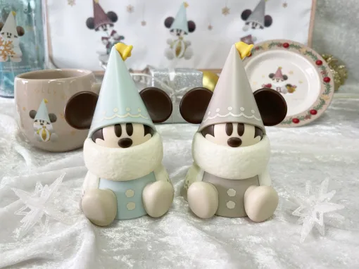 ディズニー、2025「クリスマス」スーベニアグッズを撮り下ろしで紹介クリスマスツリー型、ミッキーのポップコーンバケットも