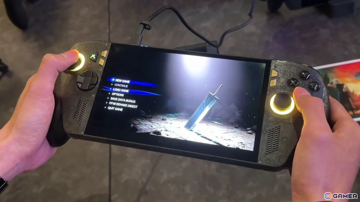 ROG20周年記念モデル「ROG XBOX Ally X20」はスケルトンデザインが魅力的!可変式D-Padや7.4型有機ELパネルなどに注目 ROG20周年記念モデル「ROG XBOX Ally X20」はスケルトンデザインが魅力的!可変式D-Padや7.4型有機ELパネルなどに注目
