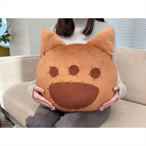 【モンハン】ふわふわで夢の抱き心地!! 『モンスターハンターワイルズ』のキャンプギアを再現したネコ型クッションが登場! 【モンハン】ふわふわで夢の抱き心地!! 『モンスターハンターワイルズ』のキャンプギアを再現したネコ型クッションが登場!