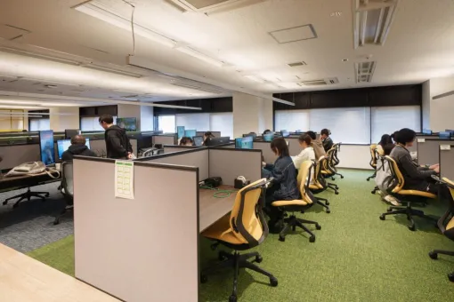 雇用し、実務を通して育てる。ソニーGのアニメ制作会社がアニメーター育成の場を「スタジオ」にした理由【A-1 Pictures&CloverWorks】(前編) | オタク総研 雇用し、実務を通して育てる。ソニーGのアニメ制作会社がアニメーター育成の場を「スタジオ」にした理由【A-1 Pictures&CloverWorks】(前編) | オタク総研
