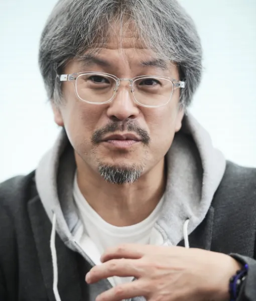 『ゼルダの伝説』青沼英二氏がフランス芸術文化勲章の「シュヴァリエ」を受章。スピーチでは奥さまに「ここまでついてきてくれてありがとう」とコメント。2006年には『マリオ』の宮本茂氏が受章