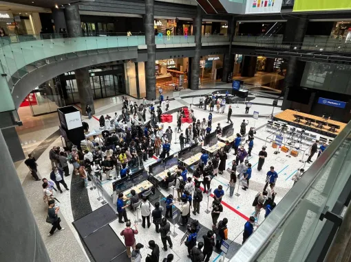 大阪・梅田で開催された「PlayStation祭」を現地レポート。TGS2026出展作が遊べるリアルイベントで、来場者多数の大盛況。『グランツーリスモ7』のタイムアタック企画も注目集める 大阪・梅田で開催された「PlayStation祭」を現地レポート。TGS2026出展作が遊べるリアルイベントで、来場者多数の大盛況。『グランツーリスモ7』のタイムアタック企画も注目集める